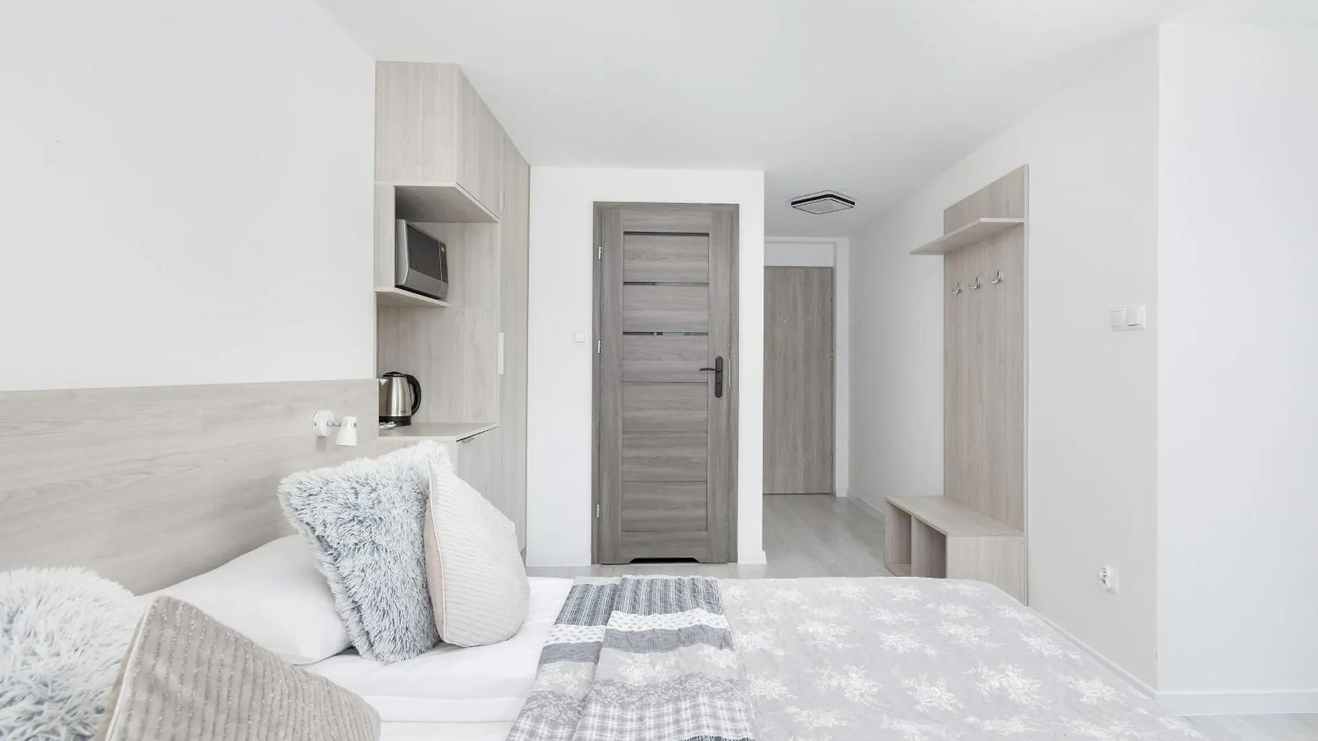 Jasne I Stylowe Apartamenty Z Balkonem W Kolobrzegu Blisko Plazy By Noclegi Renters