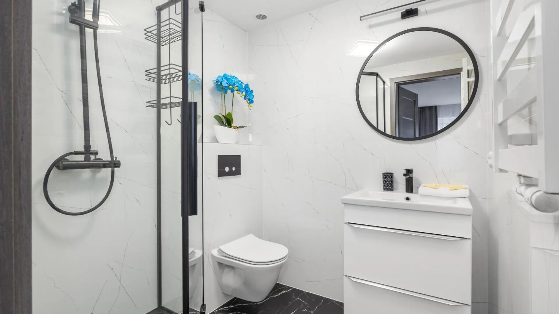 Jasne I Stylowe Apartamenty Z Balkonem W Kolobrzegu Blisko Plazy By Noclegi Renters Poland