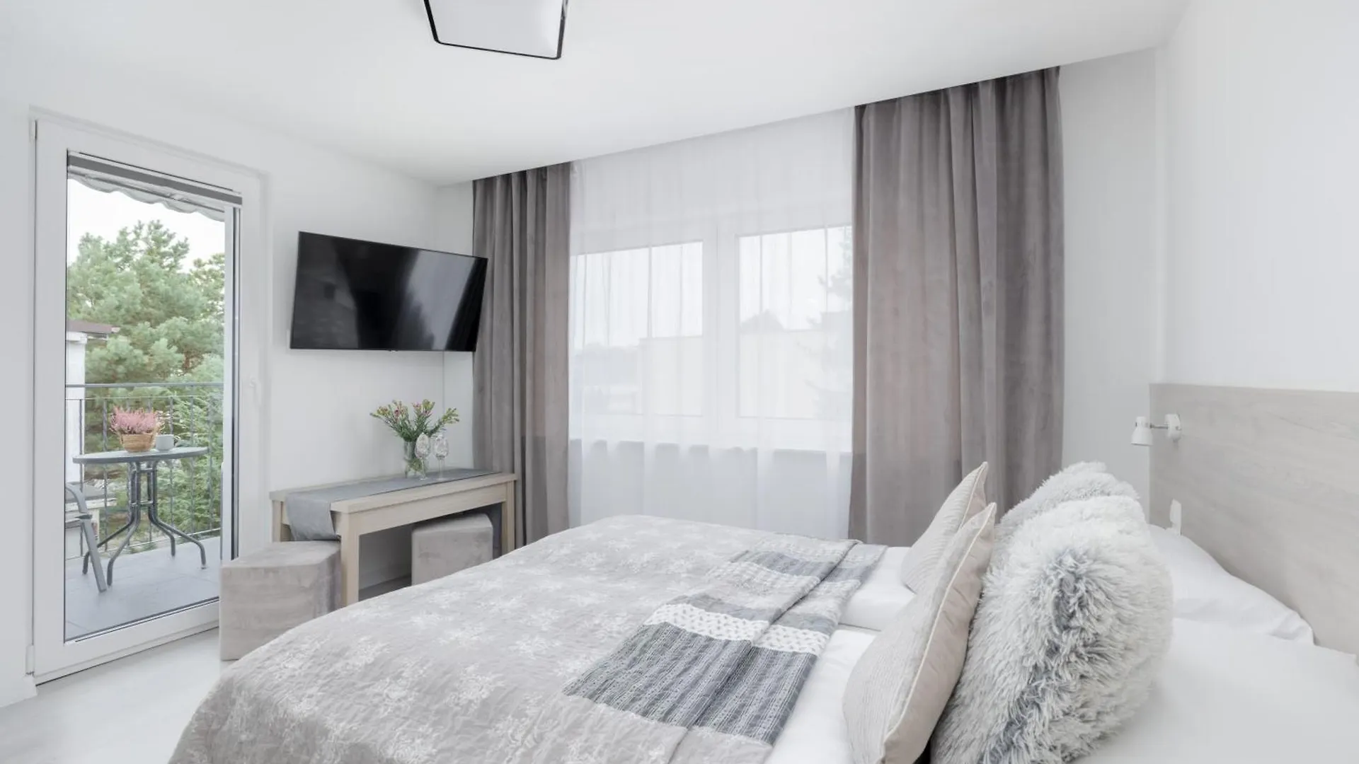 Jasne I Stylowe Apartamenty Z Balkonem W Kolobrzegu Blisko Plazy By Noclegi Renters Poland