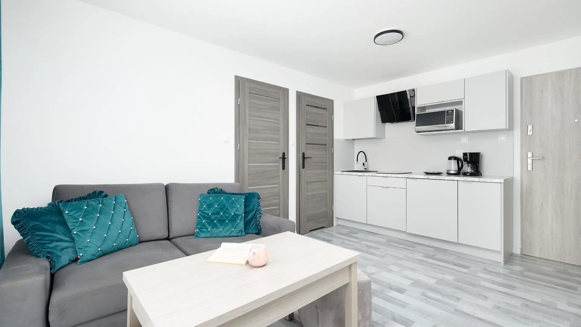 Jasne I Stylowe Apartamenty Z Balkonem W Kolobrzegu Blisko Plazy By Noclegi Renters