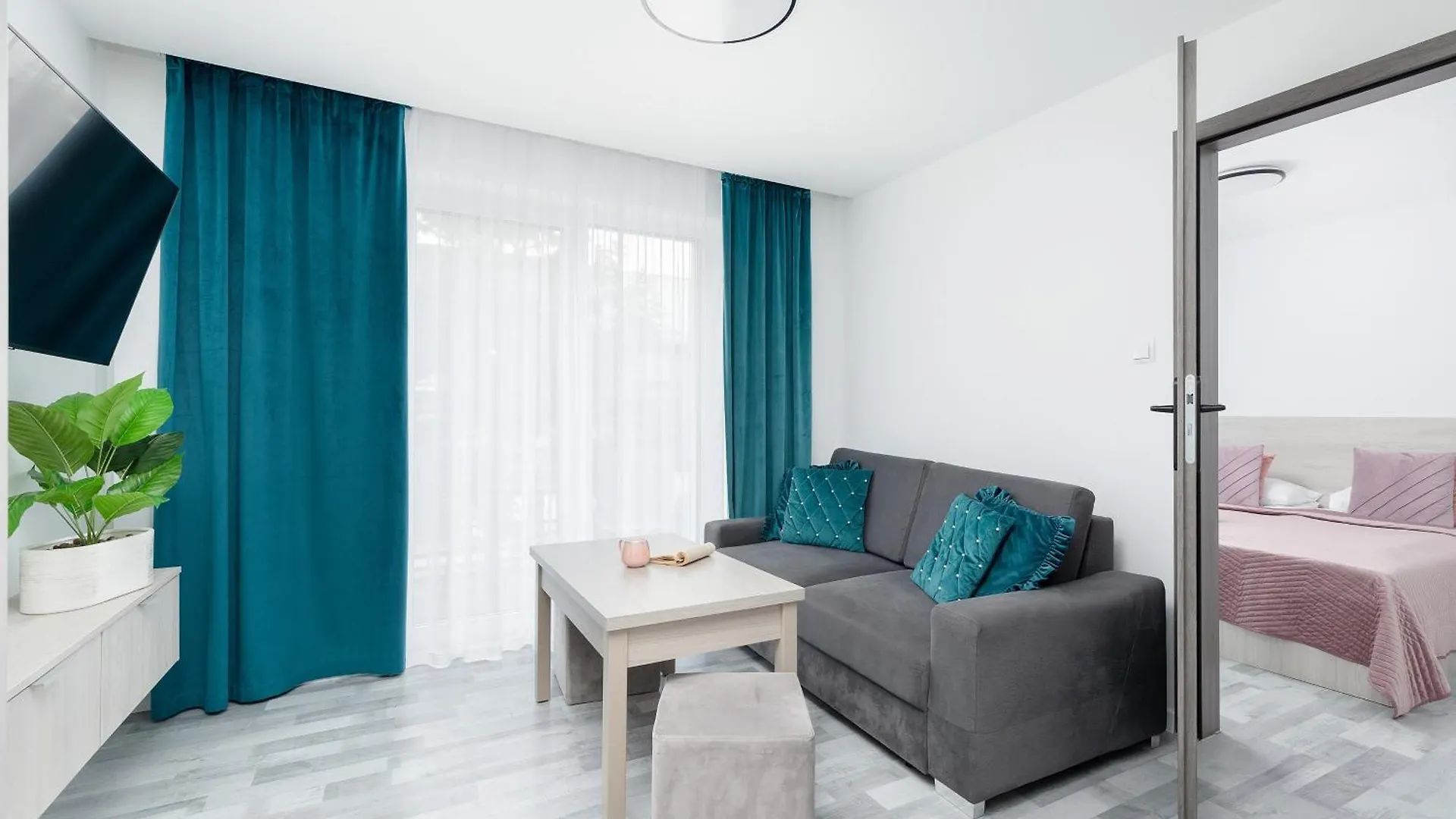 Jasne I Stylowe Apartamenty Z Balkonem W Kolobrzegu Blisko Plazy By Noclegi Renters 0*, Kolobrzeg
