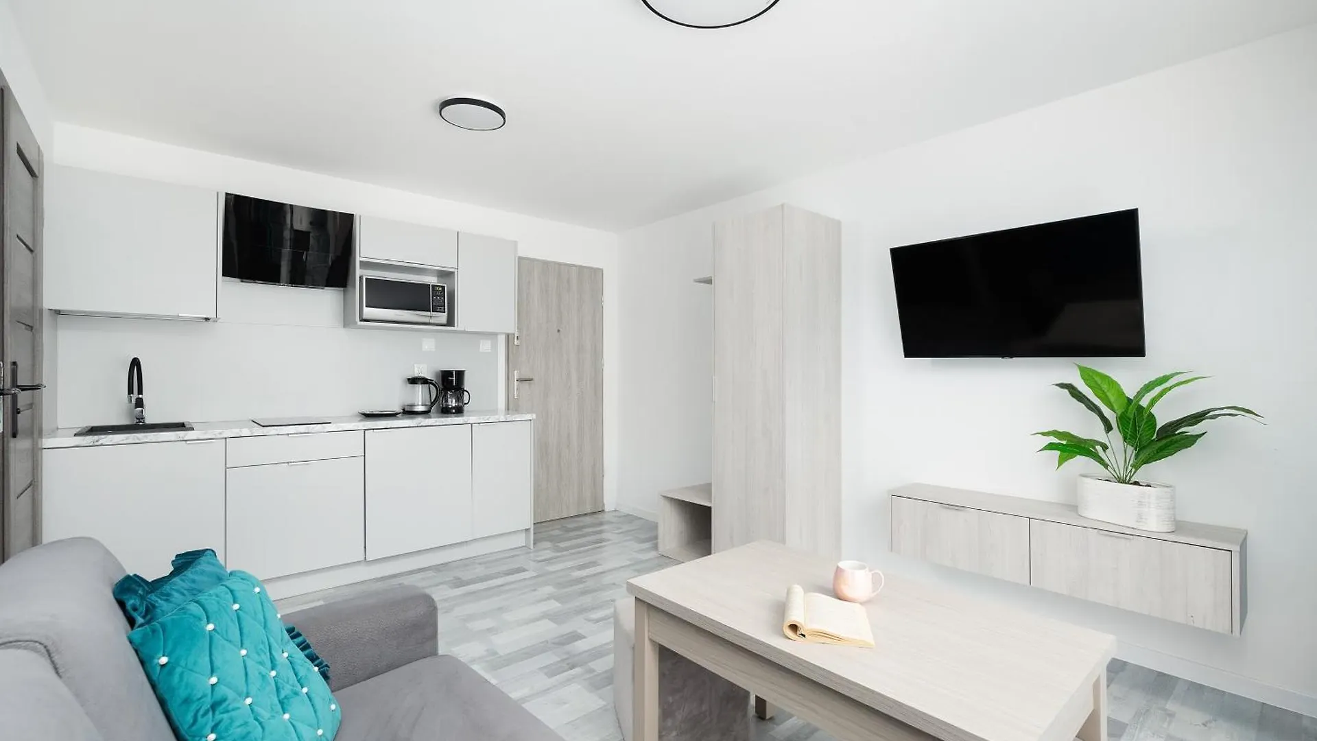Jasne I Stylowe Apartamenty Z Balkonem W Kolobrzegu Blisko Plazy By Noclegi Renters Kolobrzeg