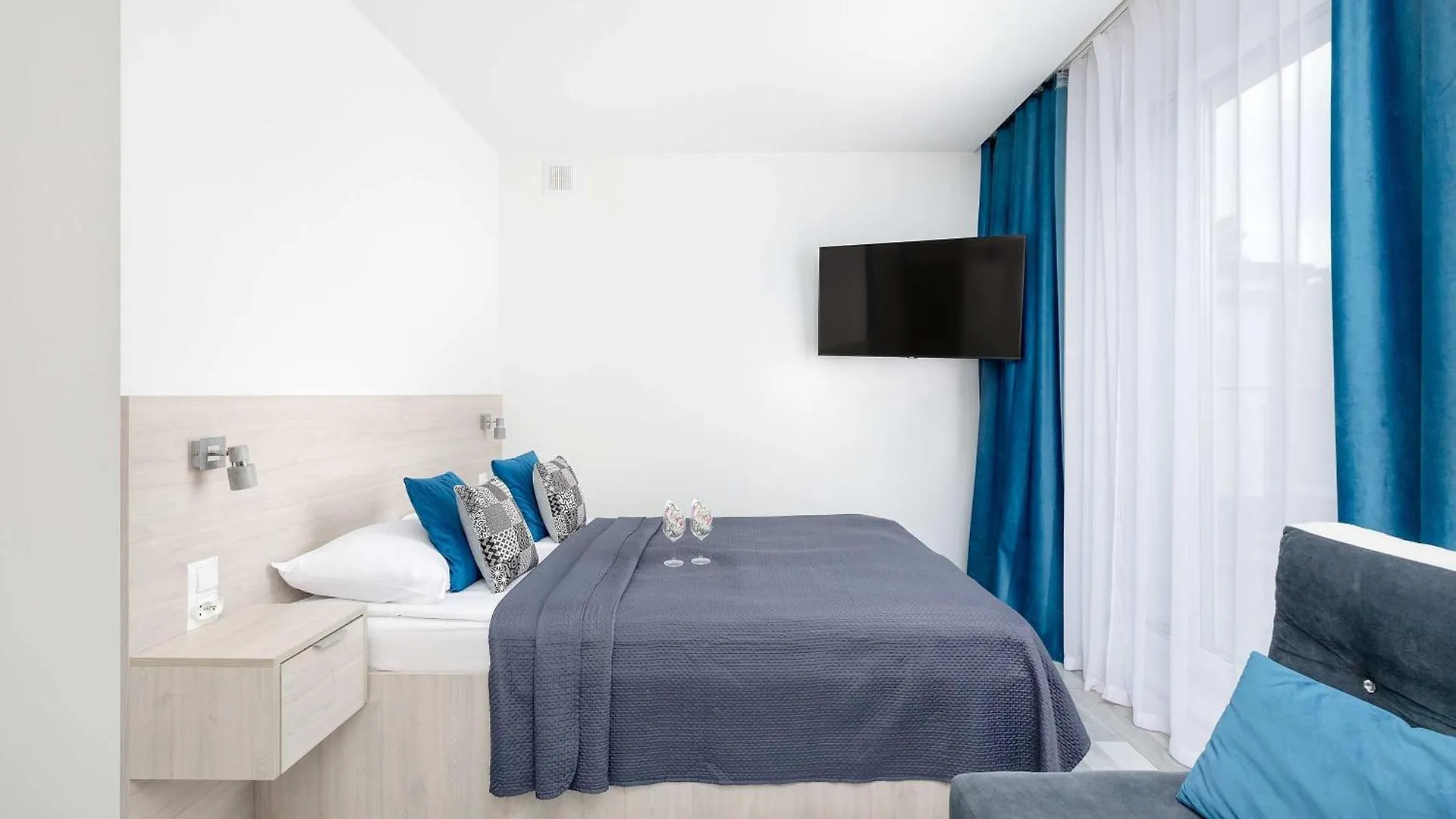 Jasne I Stylowe Apartamenty Z Balkonem W Kolobrzegu Blisko Plazy By Noclegi Renters Apartment